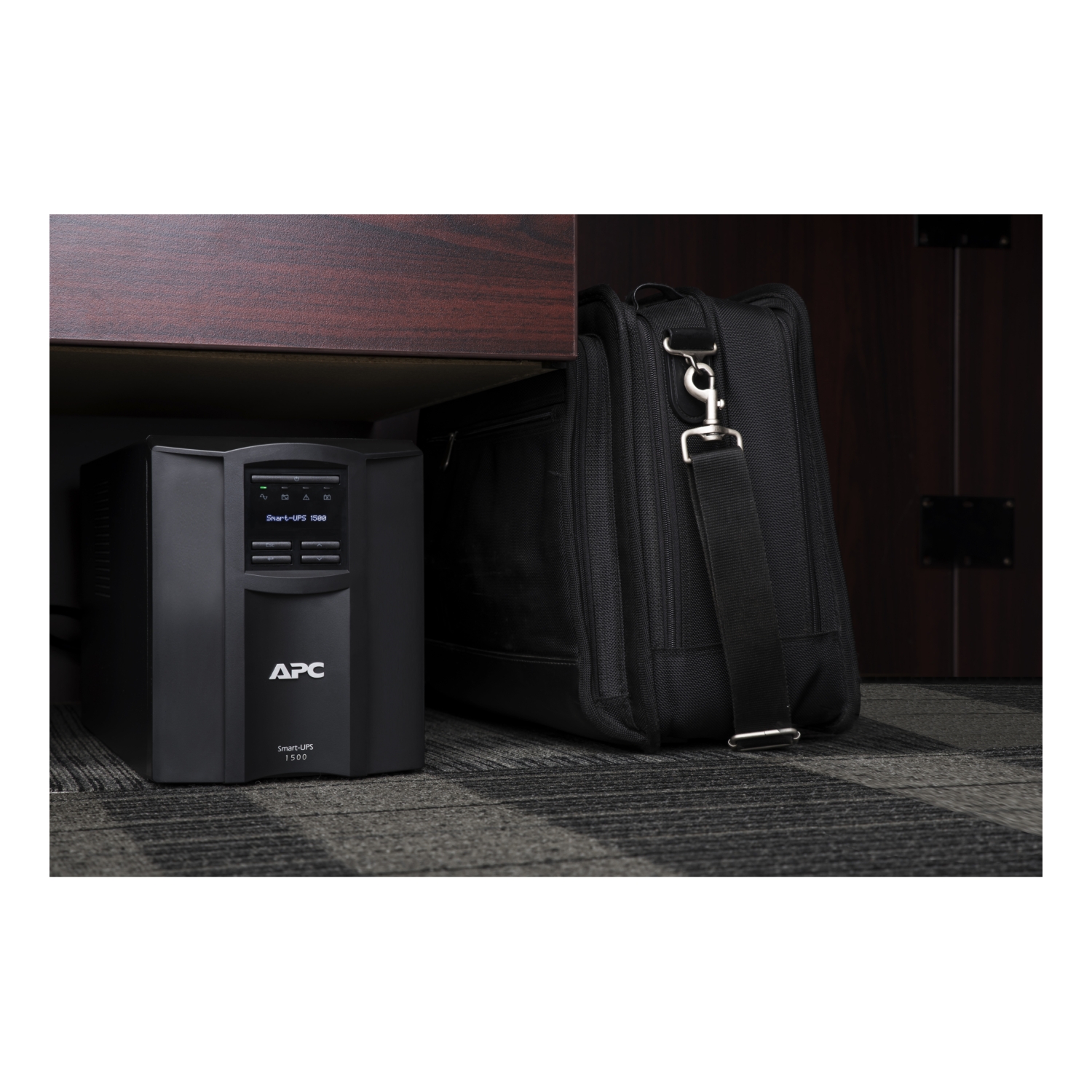 APC Smart-UPS, Line Interactive, 1500VA, Tower, 230V, 8x IEC C13 outlets, SmartConnect Port+SmartSlot, AVR, LCD