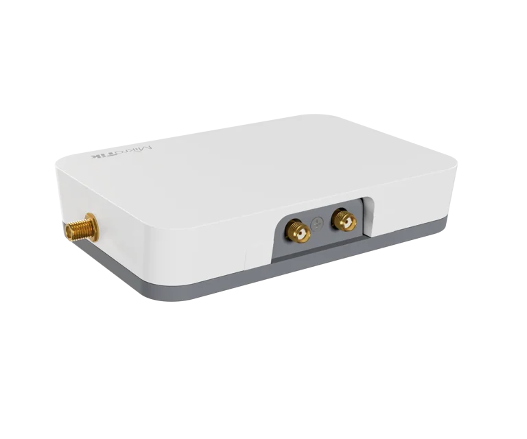 MikroTik KNOT LR8G kit